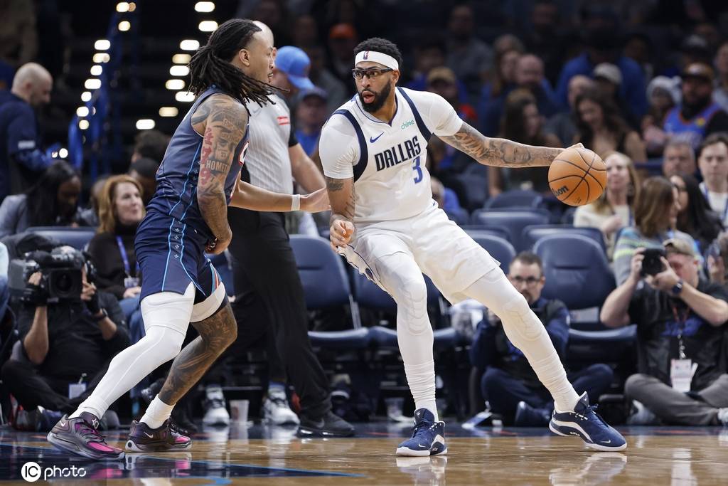 名记:独行侠在内外部都讨论过浓眉的交易