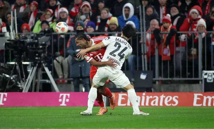 欧冠6冠王惊险保分,拜仁85%控球狂轰24脚,创造52年德甲神迹