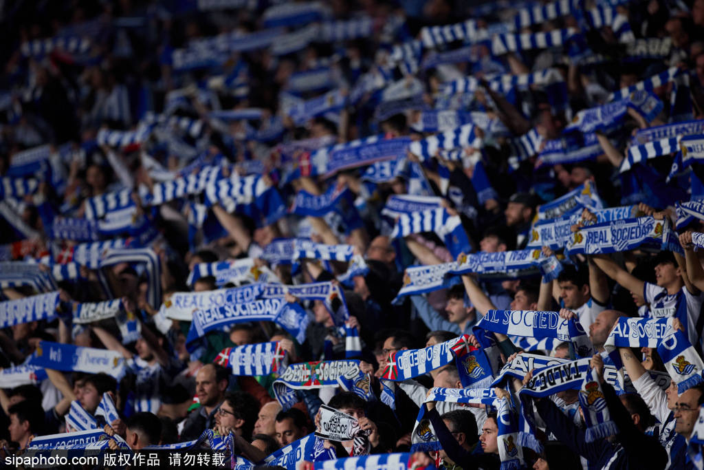 比利亚雷亚尔复古球衣引爆西甲:球迷集体“点赞”,黄色潜水艇掀起怀旧狂潮!